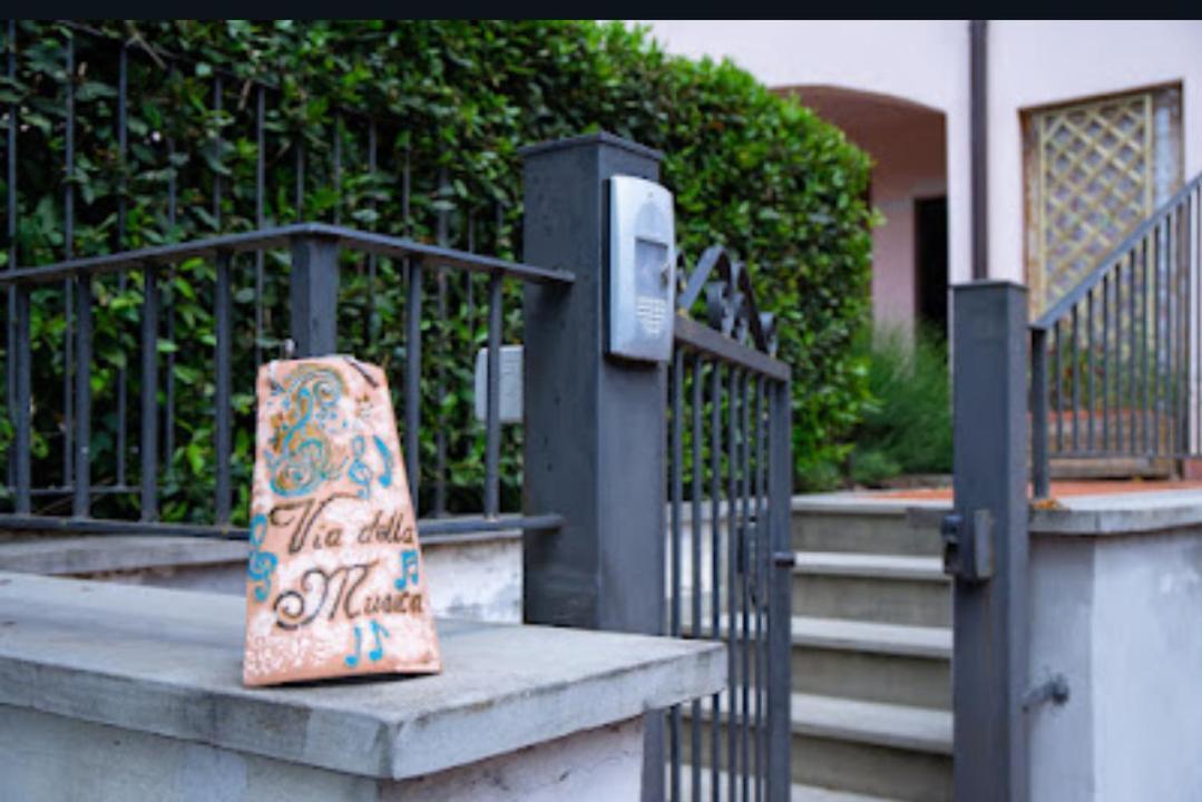Via Della Musica Apartment วิคคิโอ ภายนอก รูปภาพ